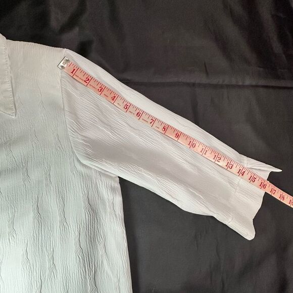 Vintage Sandra Fashions White Textured Button-Up Short sleeve Shirt size Medium - Picture 13 of 14